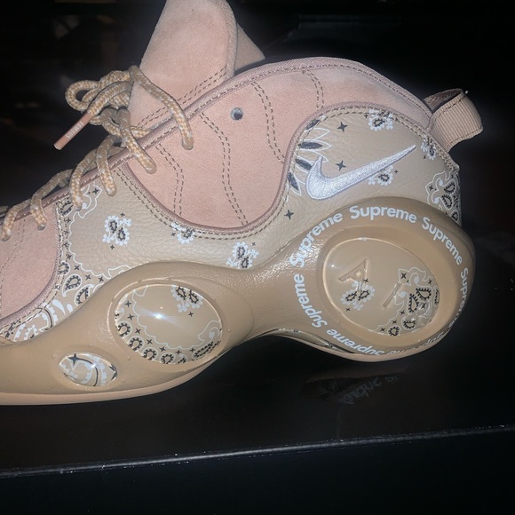 Supreme X Nike Zoom Flight 95 - Picture 2 of 3